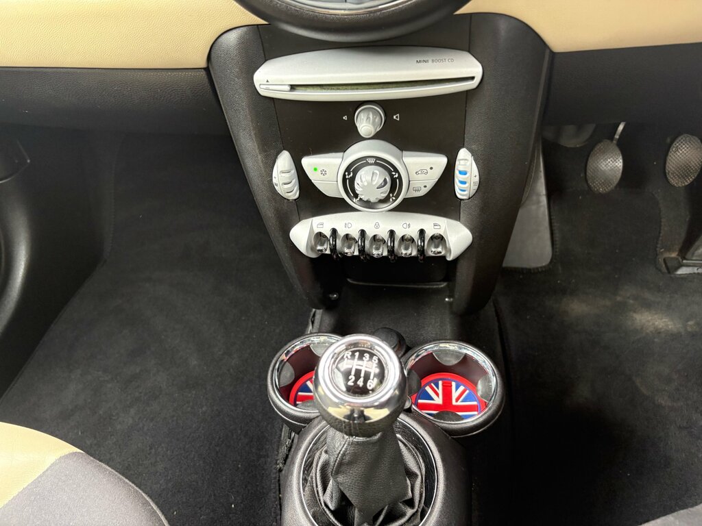 Mini Hatch 1.6 Cooper Yellow #9