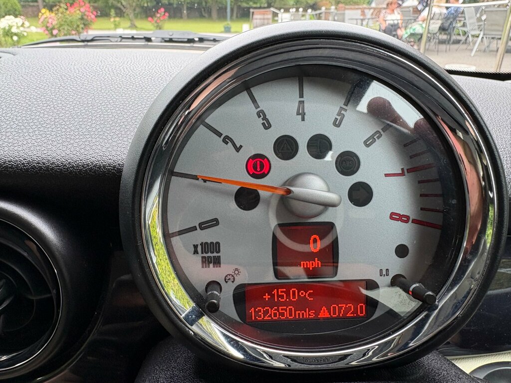 Mini Hatch 1.6 Cooper Yellow #11