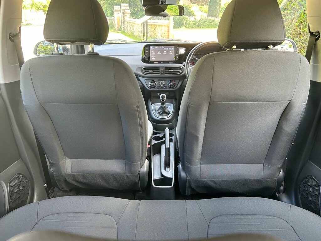 Hyundai I10 Premium White #16