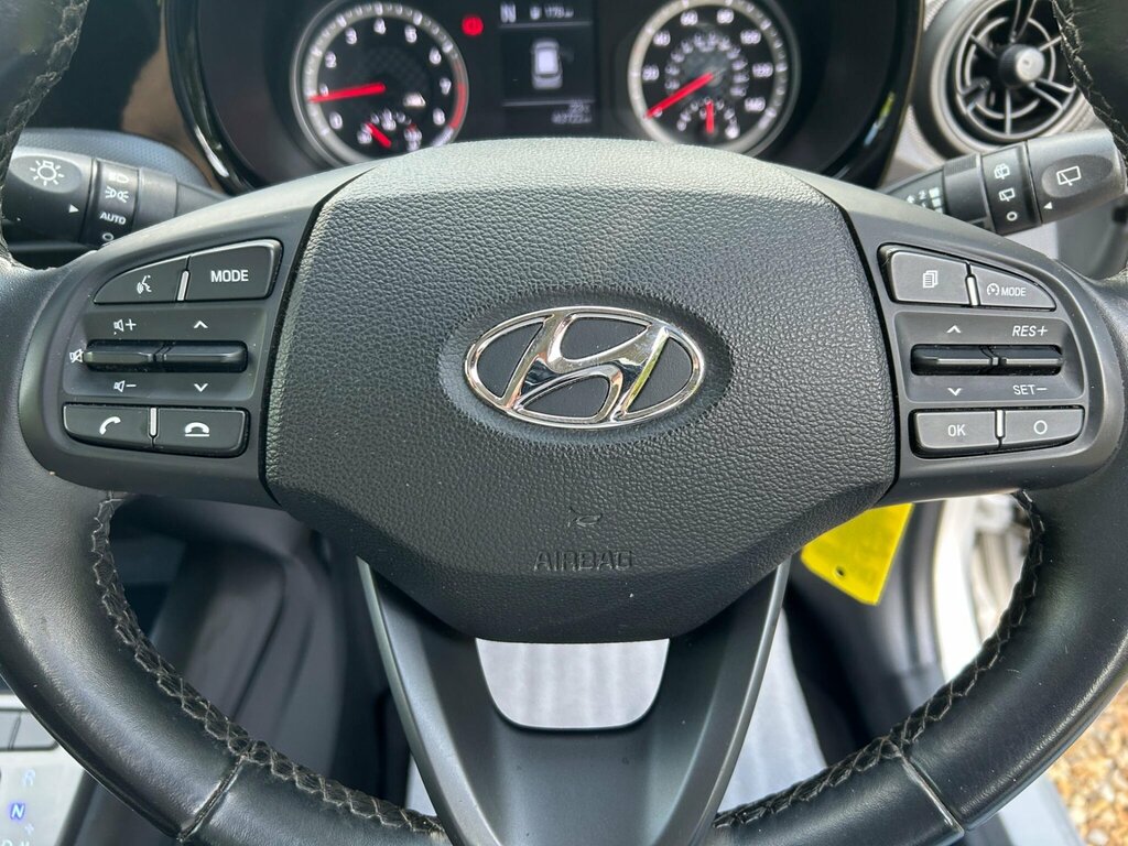 Hyundai I10 Premium White #15