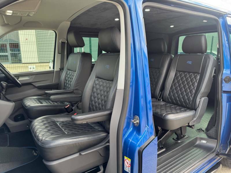 Volkswagen Transporter 2.0 Tdi T32 Highline Kombi Dsg Fwd Swb Euro 6 Ss CE22JJV Blue #3