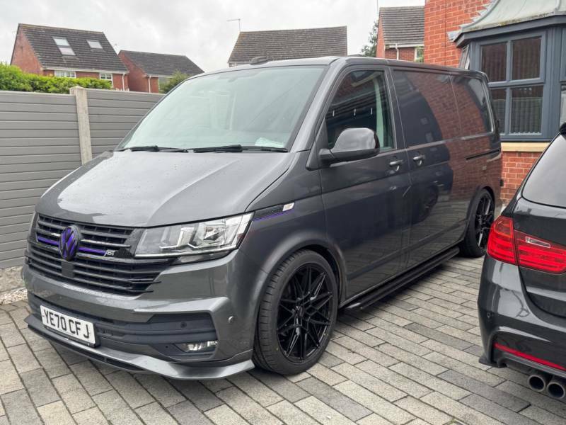 Volkswagen Transporter 2.0 Tdi T28 Highline Dsg Fwd Swb Euro 6 Ss Grey