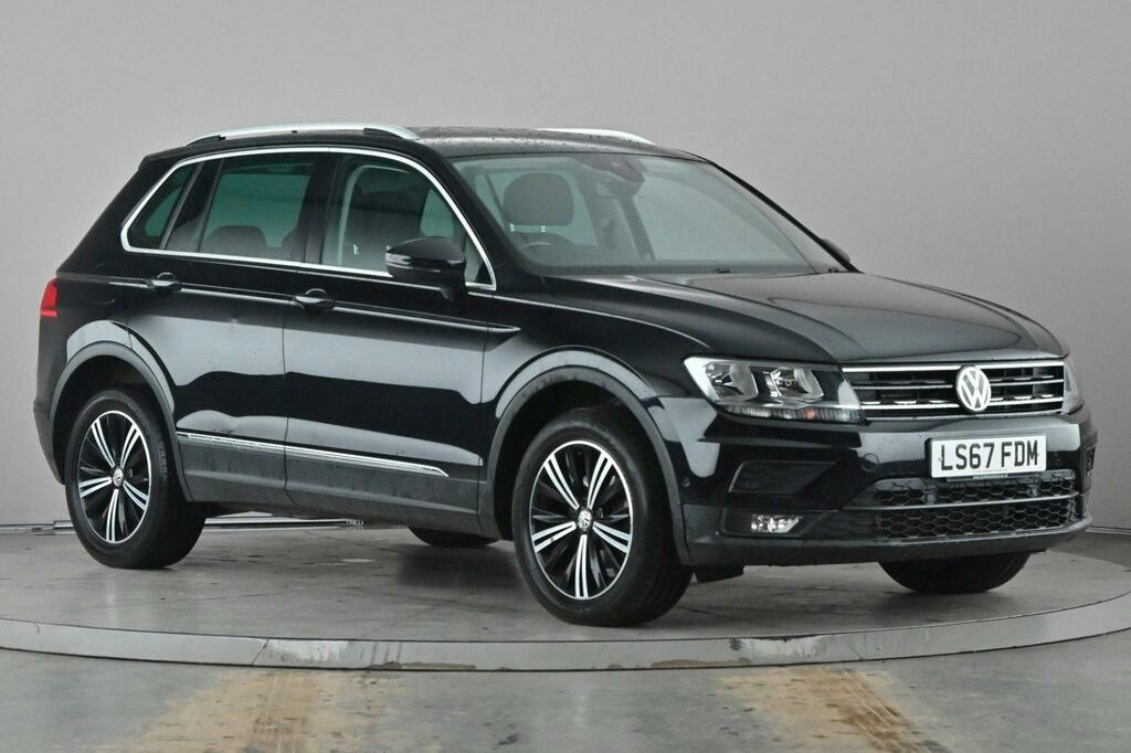 Volkswagen Tiguan 2.0 Tdi Se Navigation Suv Dsg 4Motion Black