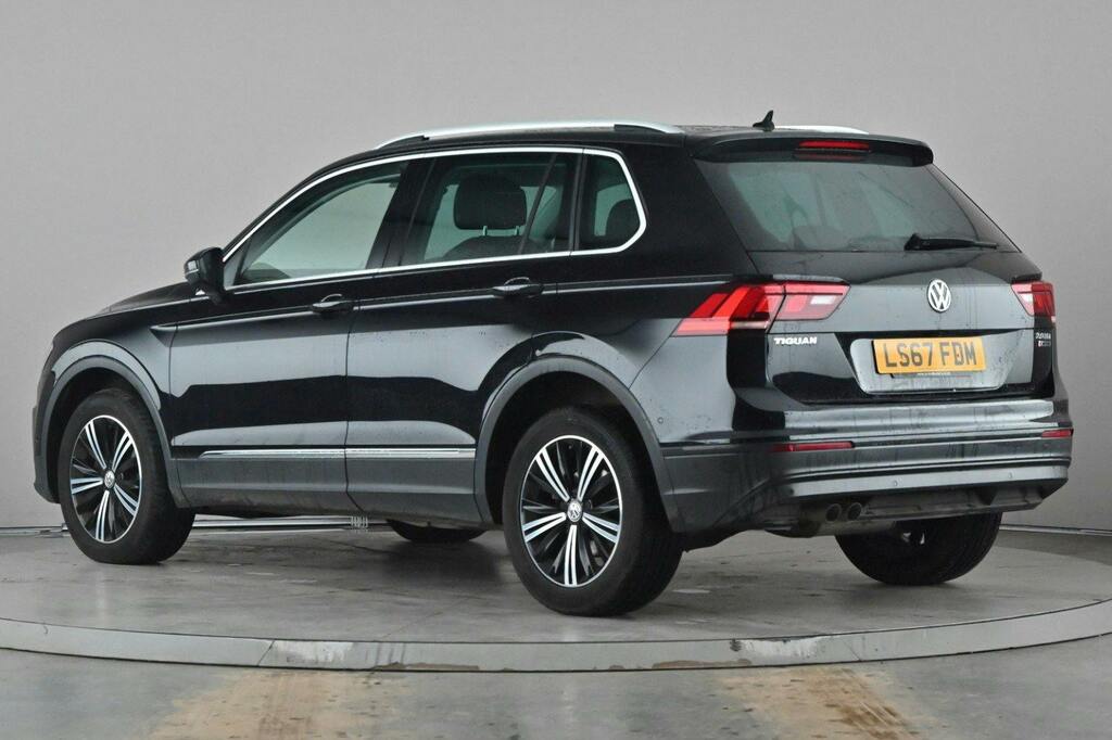 Volkswagen Tiguan 2.0 Tdi Se Navigation Suv Dsg 4Motion LS67FDM Black #4