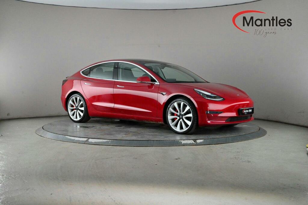 Tesla Model 3 Dual Motor Performance Saloon Red