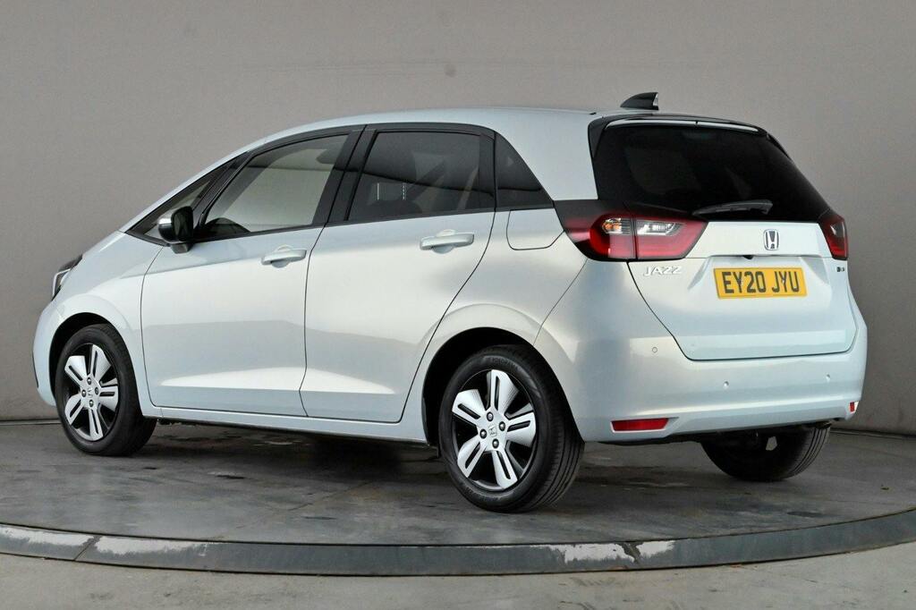 Honda Jazz 1.5 H I Mmd Ex Hatchback Hybrid Ecvt White #4