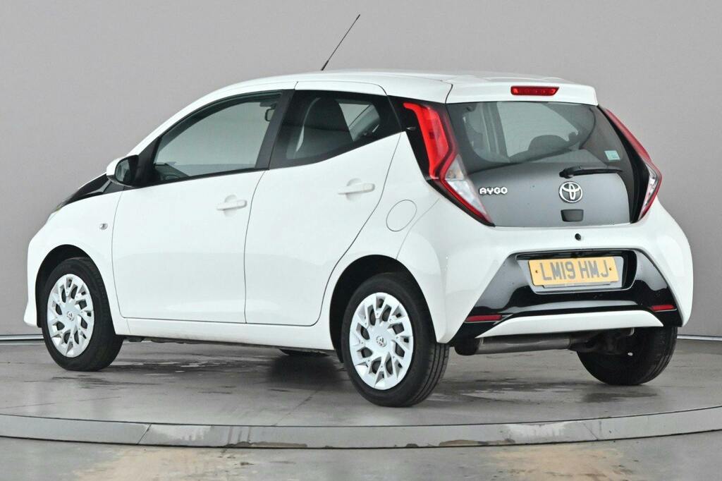 Toyota Aygo 1.0 Vvt I X Play Hatchback LM19HMJ White #6