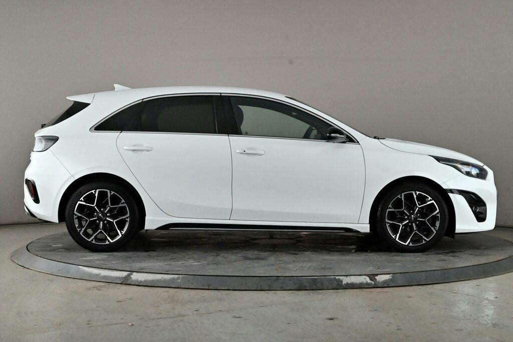 Kia Ceed 1.5 T Gdi Gt Line Hatchback S BG23HNJ White #3