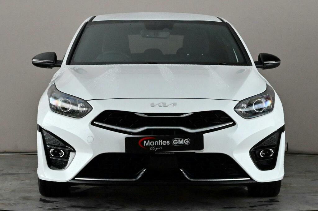 Kia Ceed 1.5 T Gdi Gt Line Hatchback S BG23HNJ White #2