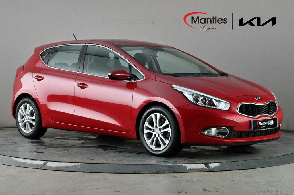 Kia Ceed 1.6 Crdi 2 Hatchback Red