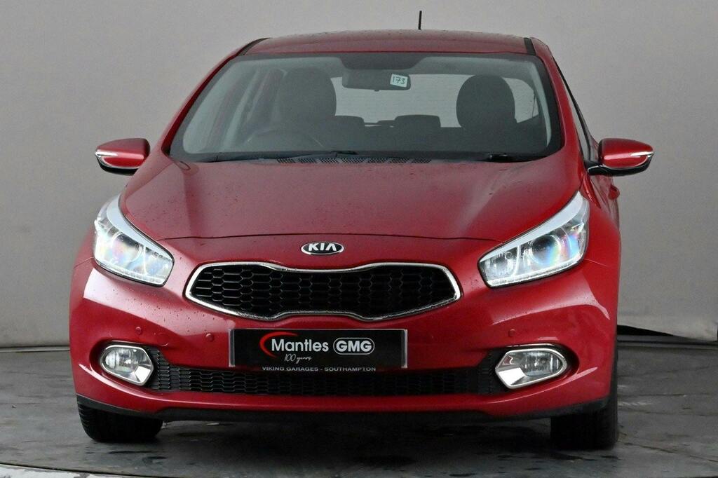 Kia Ceed 1.6 Crdi 2 Hatchback Red #2