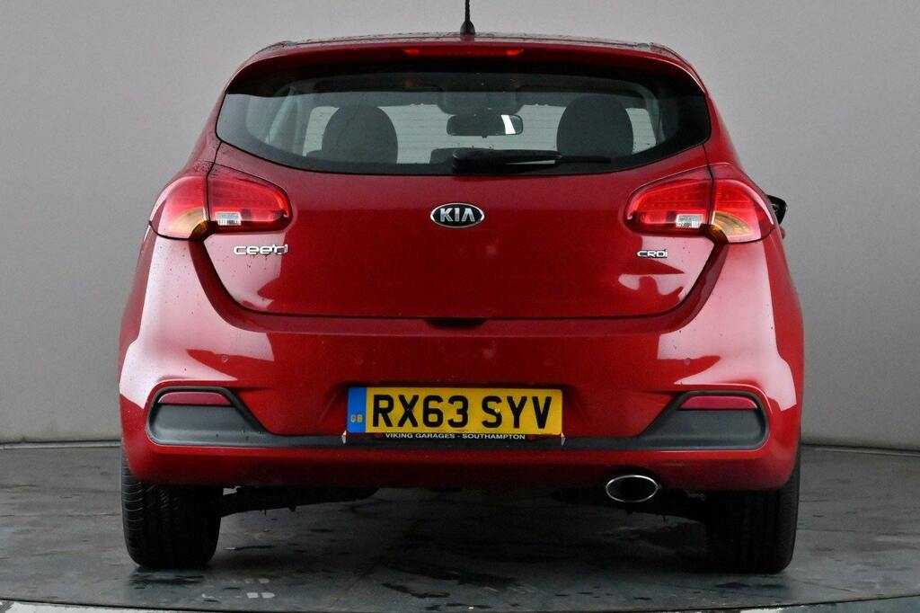 Kia Ceed 1.6 Crdi 2 Hatchback Red #5