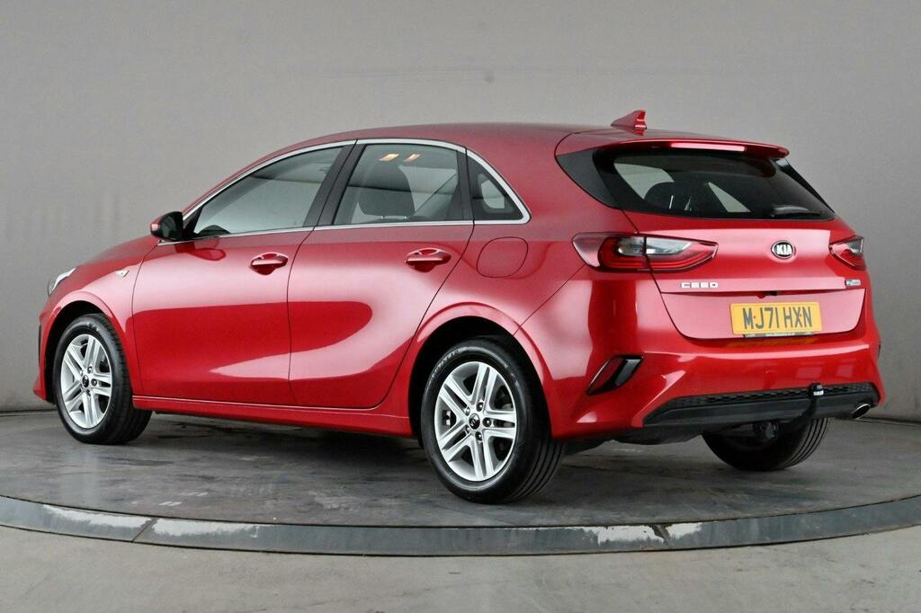 Kia Ceed 1.6 Crdi Mhev 2 Nav Hatchback Hybrid Ma Red #4