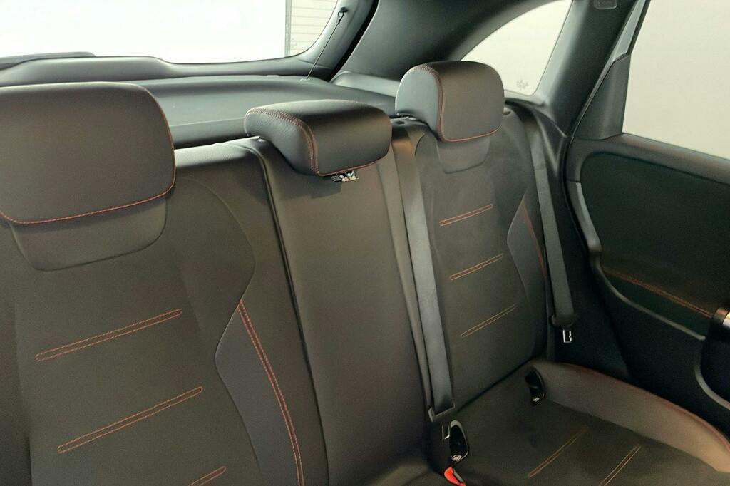 Mercedes-Benz B Class B 200 D Amg Line Executive Silver #8