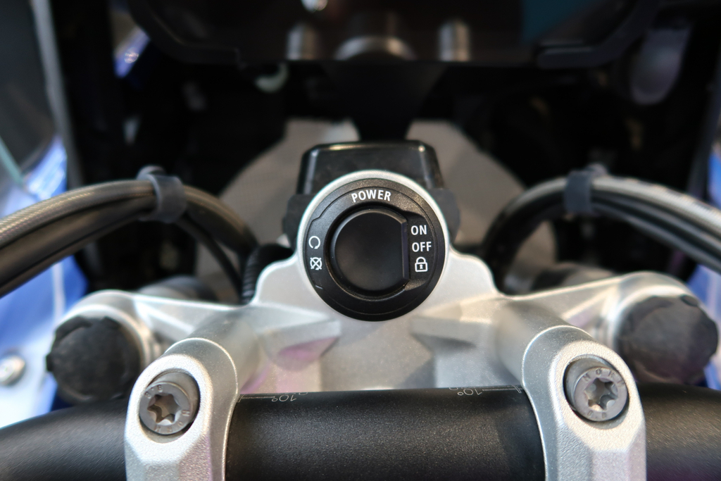 BMW Naked 1200 Abs 202070 Silver #13