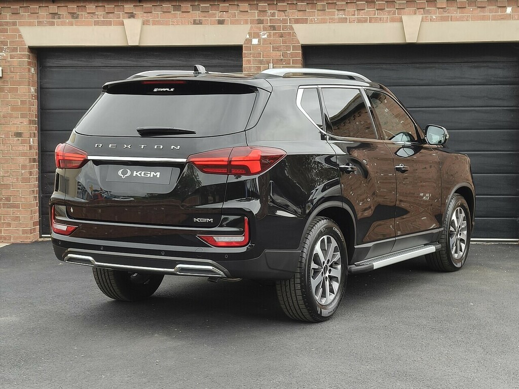 SsangYong Rexton Ice White #4