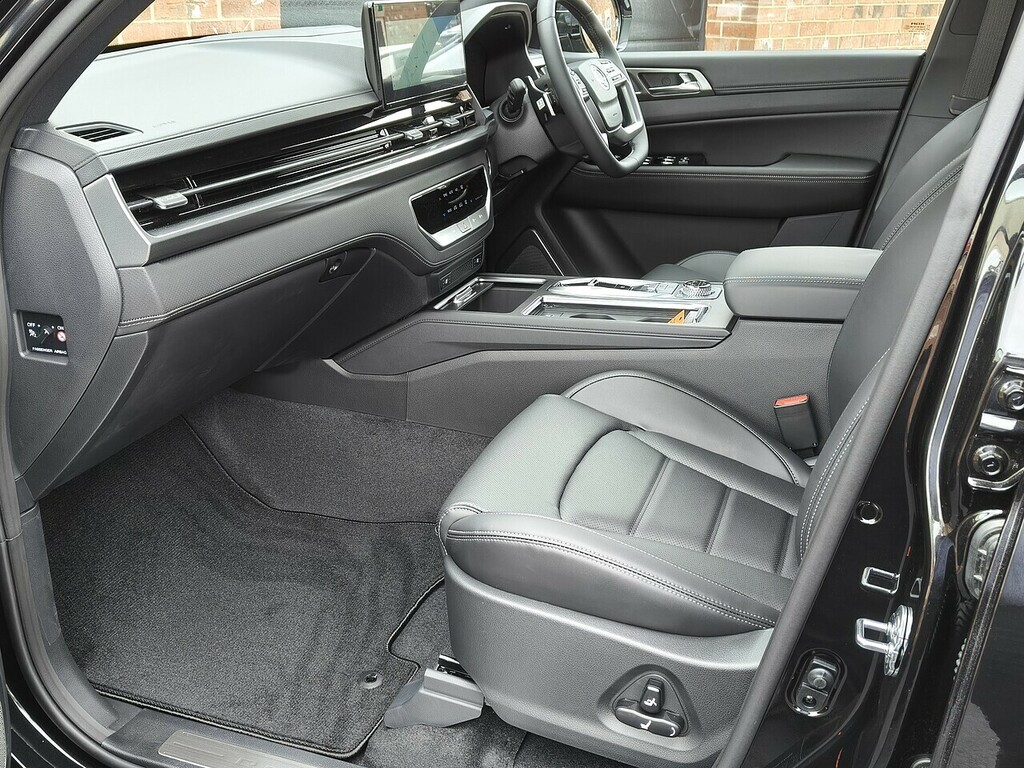 SsangYong Rexton Ice White #11