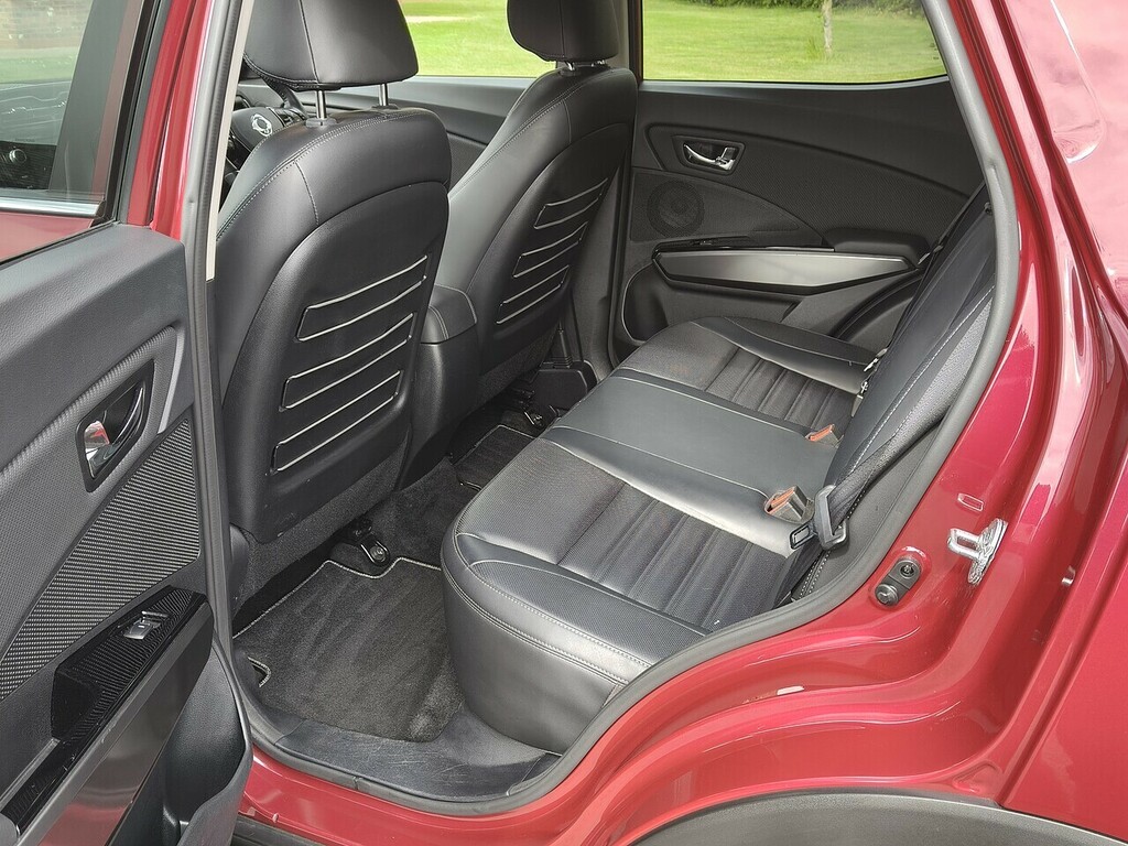 SsangYong Tivoli Ultimate Red #16