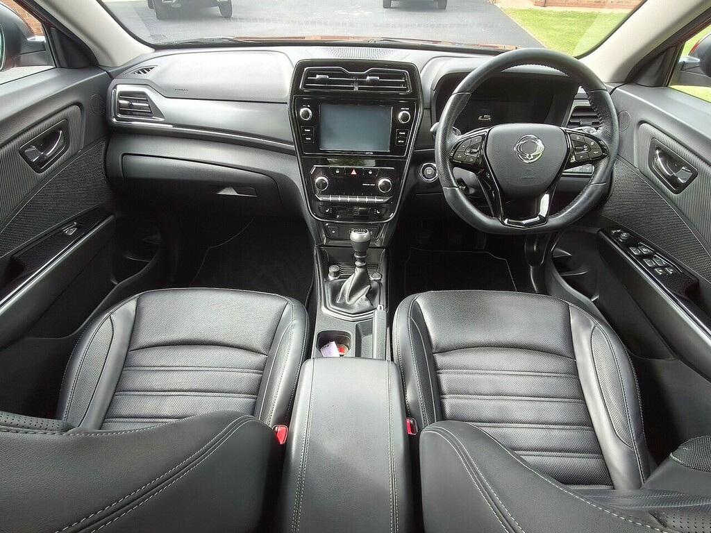SsangYong Tivoli Ultimate Red #15