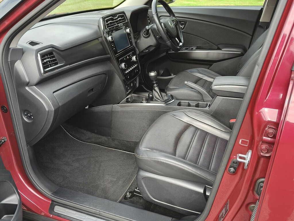 SsangYong Tivoli Ultimate Red #13
