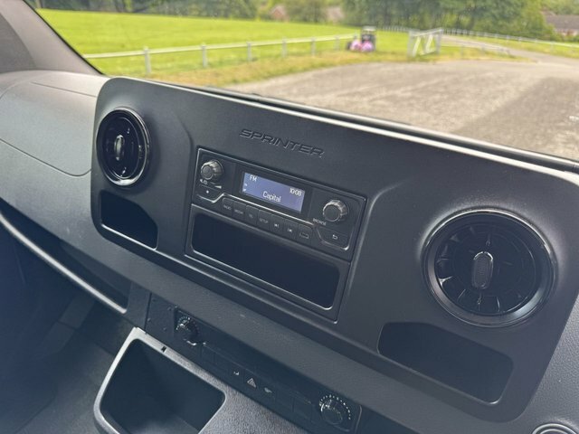 Mercedes-Benz Sprinter 2.1L Null White #13