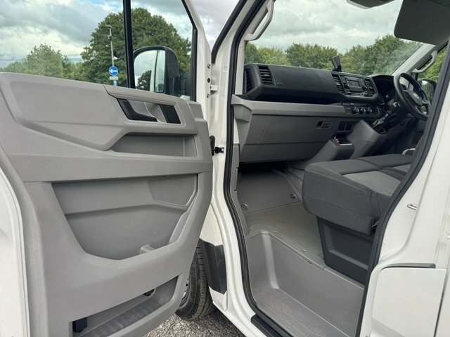 Volkswagen Crafter 2.0 Tdi Cr35 Startline Flat Frame Chassis Cab White #6