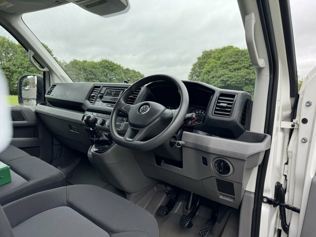 Volkswagen Crafter Mpv White #9