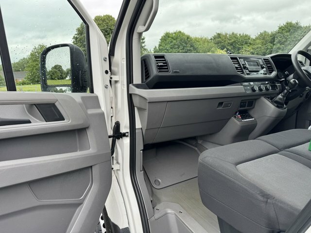 Volkswagen Crafter Mpv White #13