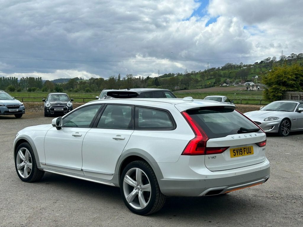 Volvo V90 Cross Country 2.0 D5 Powerpulse Volvo Ocean Race Estate Dies White #4