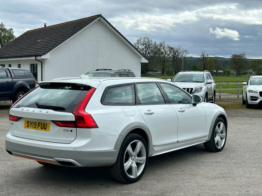 Volvo V90 Cross Country 2.0 D5 Powerpulse Volvo Ocean Race Estate Dies White #6