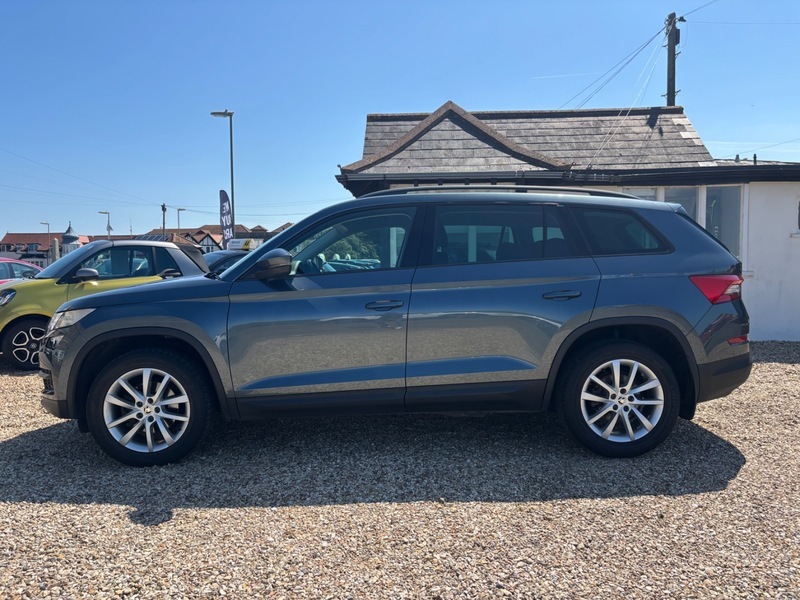 Skoda Kodiaq Edition White #9