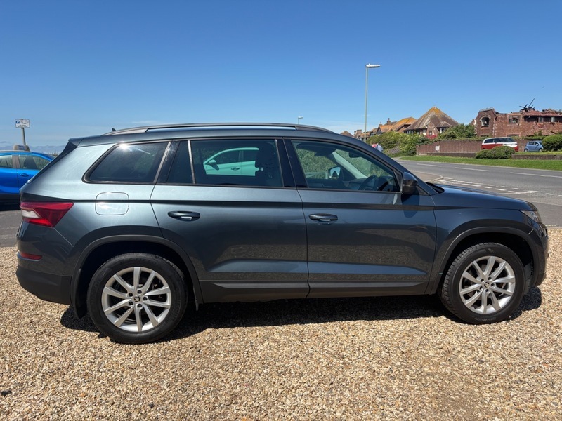 Skoda Kodiaq Edition White #12
