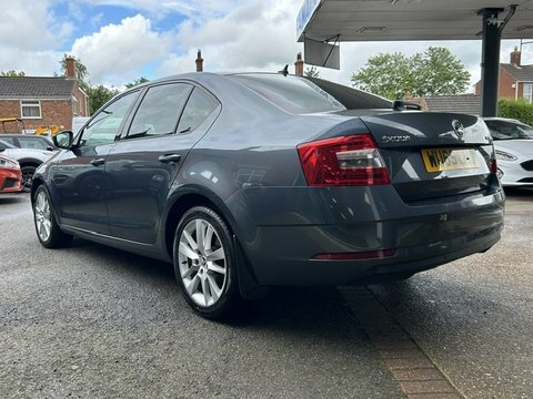 Skoda Octavia 2019 69 Se WU69LHO Grey #5