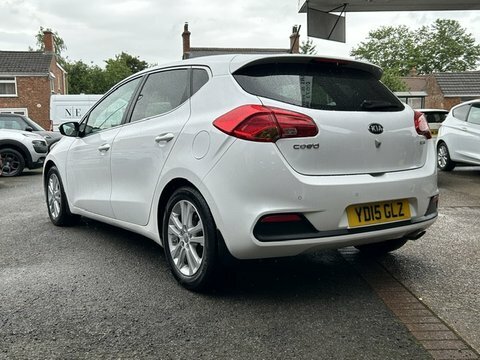 Kia Ceed 2015 15 Crdi White #5