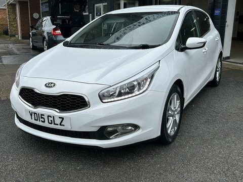 Kia Ceed 2015 15 Crdi White #6