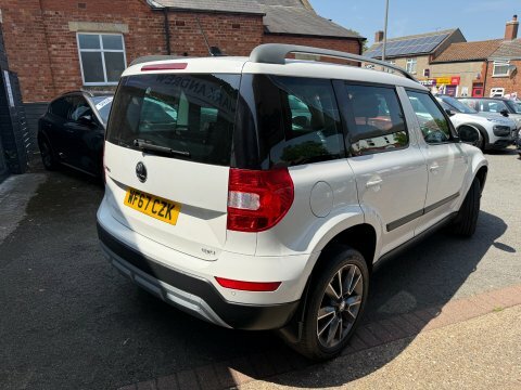 Skoda Yeti Outdoor 2017 67 White #3