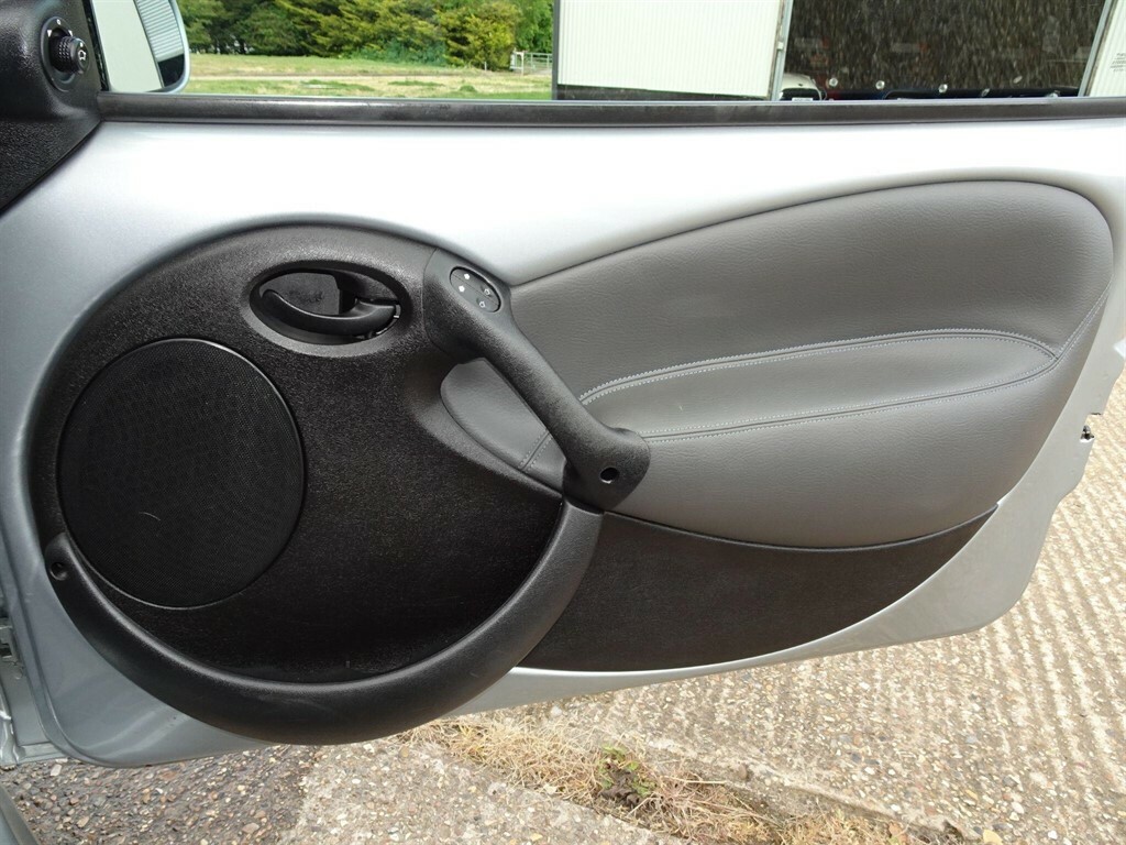 Ford KA Hatchback 1.3 200454 Black #20