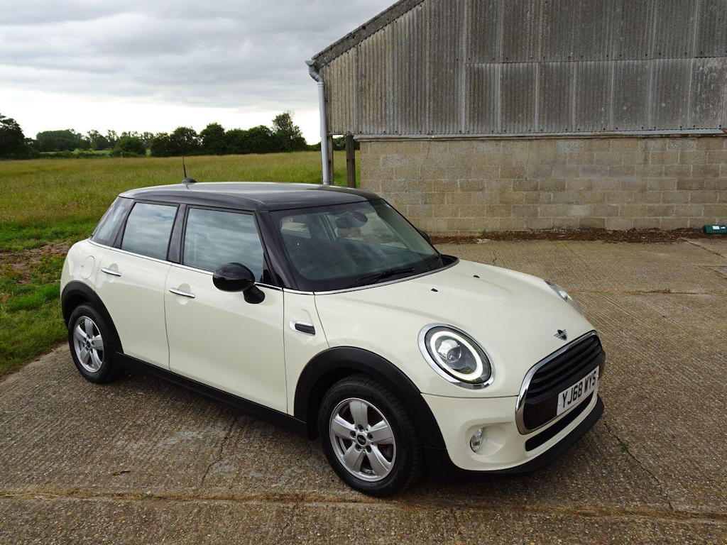 Mini Hatch 1.5 Gpf Hatchback Euro 6 Ss YJ68WYS White #2