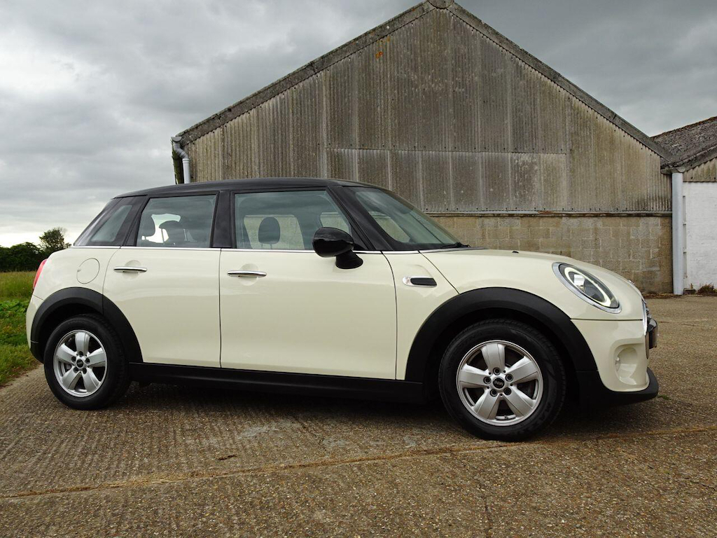 Mini Hatch 1.5 Gpf Hatchback Euro 6 Ss YJ68WYS White #5