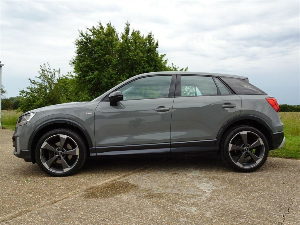 Audi Q2 1.4 Tfsi Cod Edition 1 Suv Euro ET67FYG Grey #5