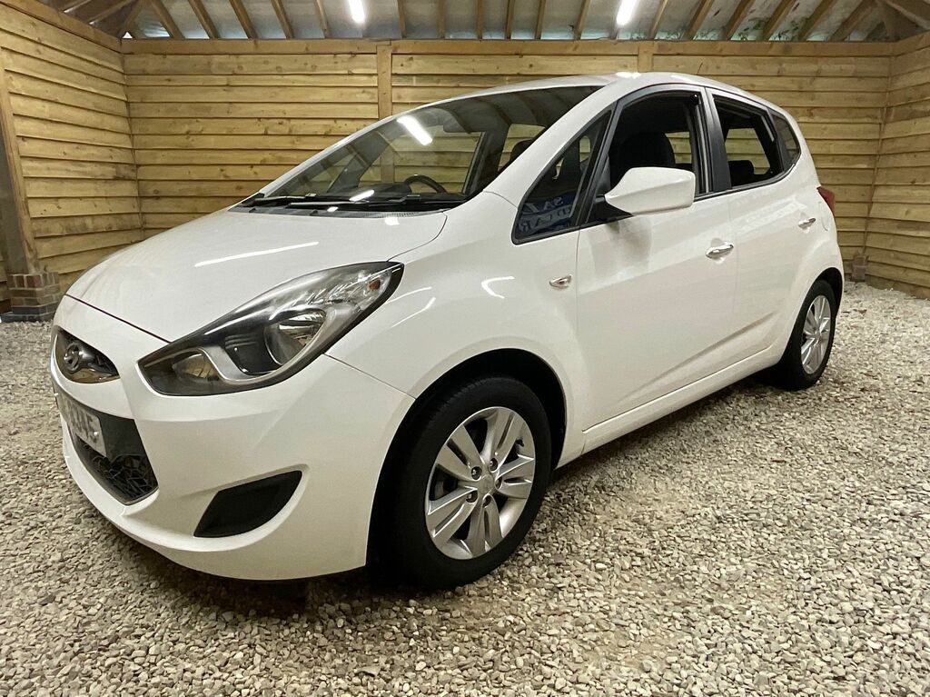 Hyundai Ix20 Active Hatchback White #3