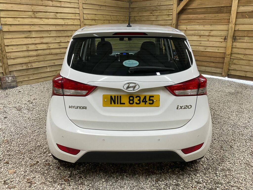 Hyundai Ix20 Active Hatchback White #5