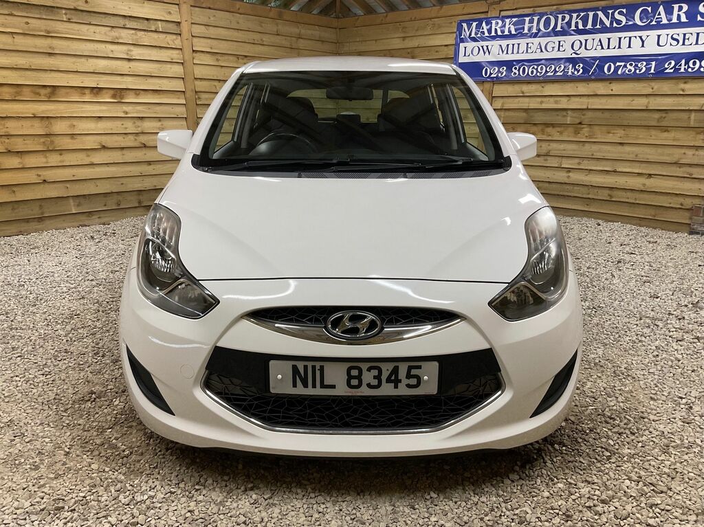 Hyundai Ix20 Active Hatchback White #2