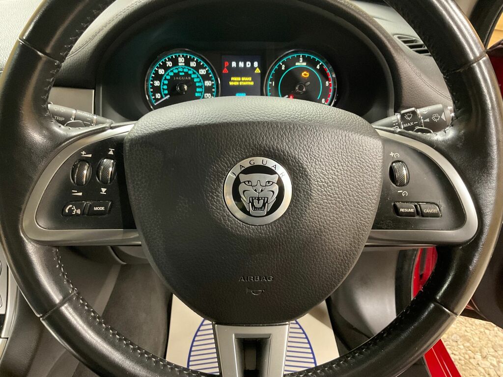 Jaguar XF 2.2D Luxury White #28