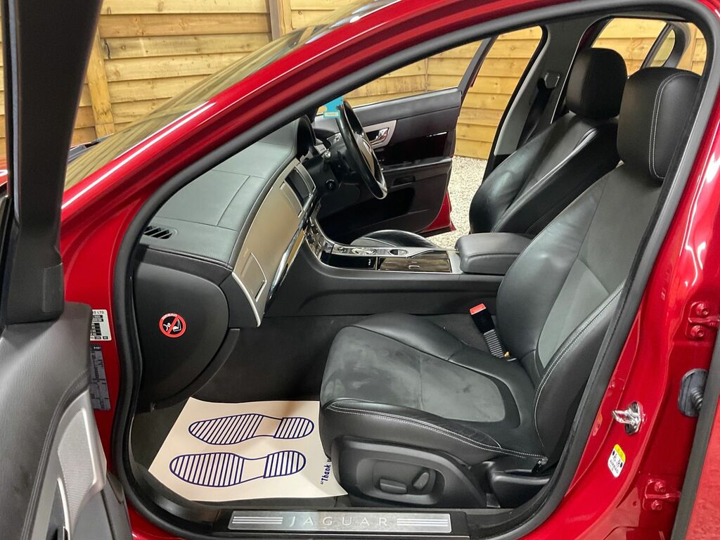 Jaguar XF 2.2D Luxury White #19