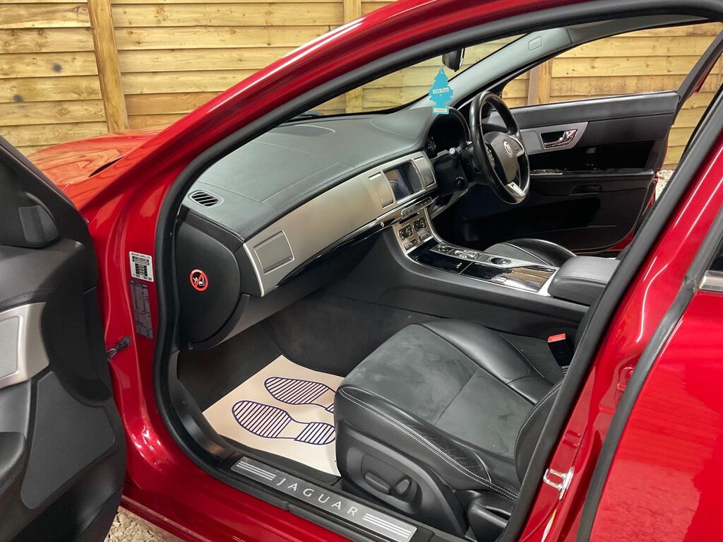 Jaguar XF 2.2D Luxury White #18