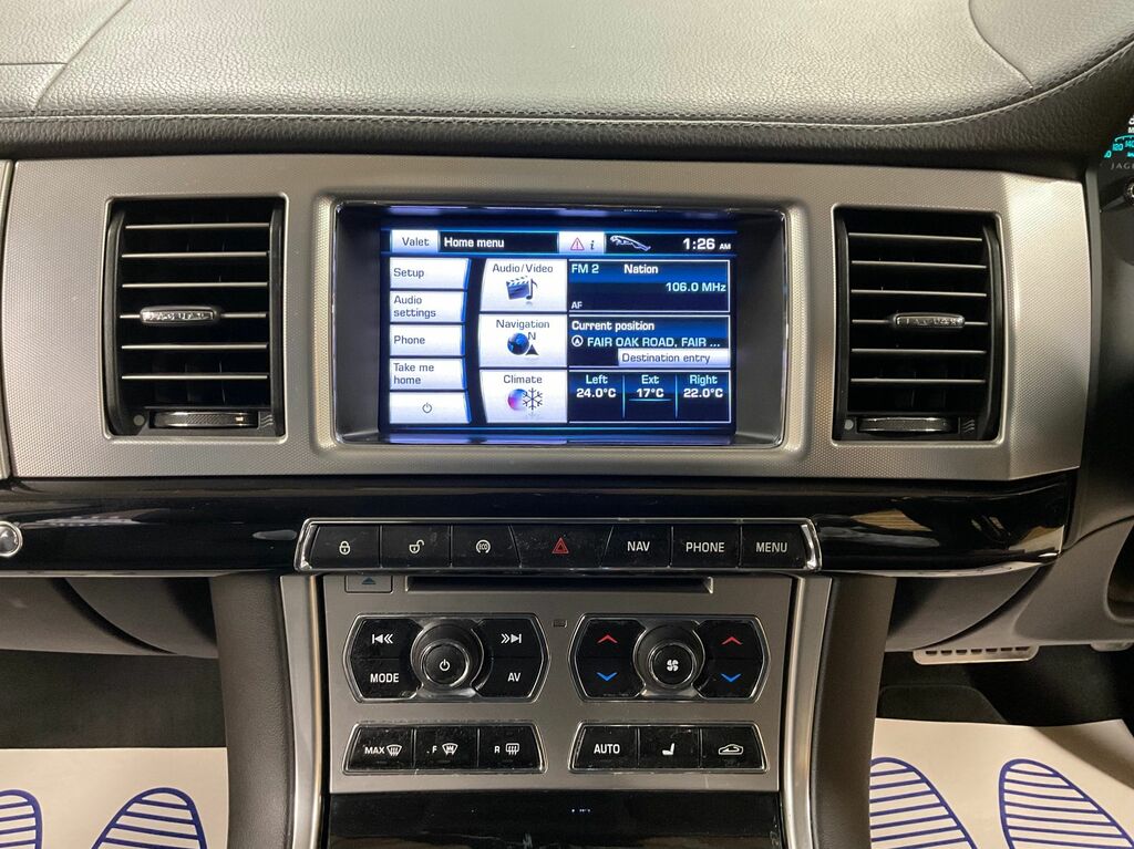 Jaguar XF 2.2D Luxury White #32