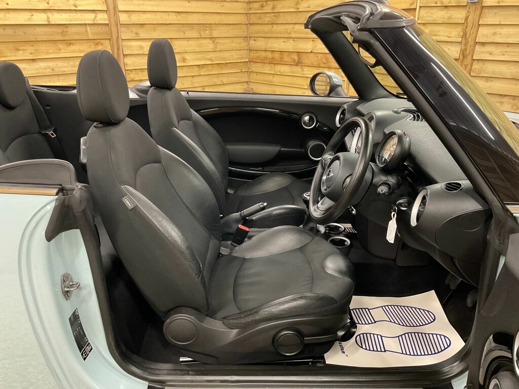 Mini Convertible Cooper D Black #19