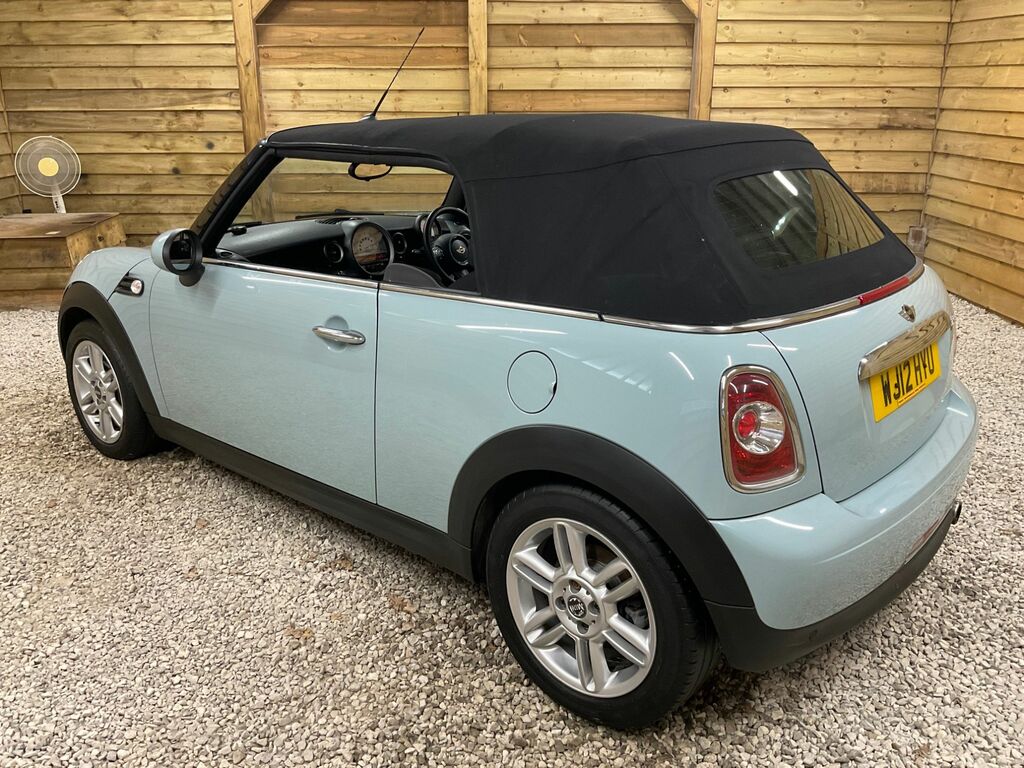 Mini Convertible Cooper D Black #11