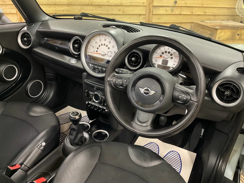Mini Convertible Cooper D Black #18